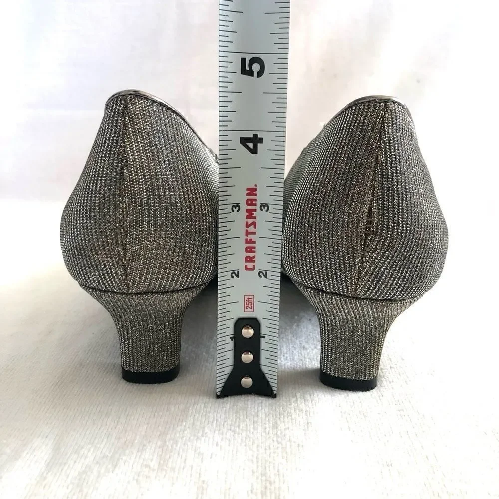 J.Renee Idenah womens pointed toe pump size 9M
